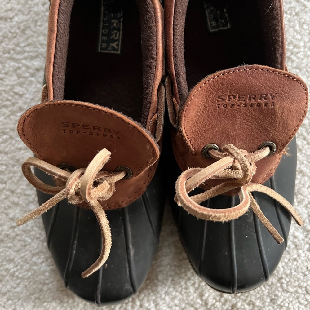 Sperry low rain/ gardening boot sz 5.5
